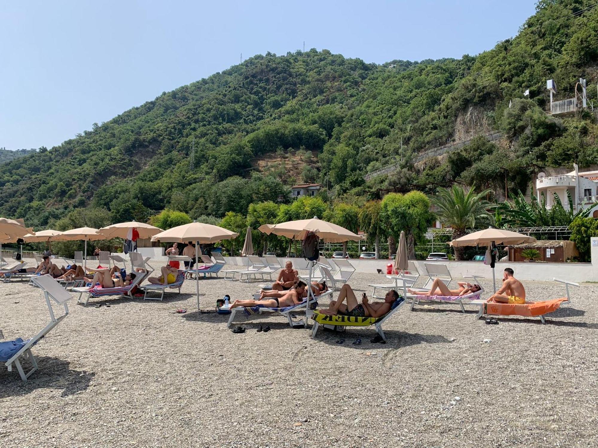 Testa Di Monaco Natural Beach Capo dʼOrlando Eksteriør billede